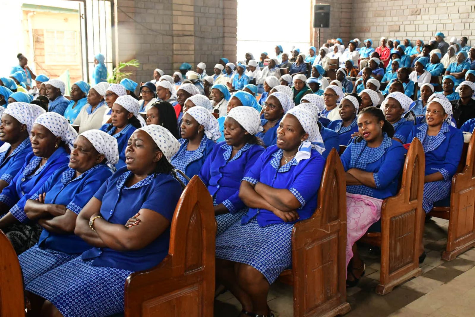 MOTHERS UNION ANNUAL RALLY PAINTS CATHEDRAL BLUE