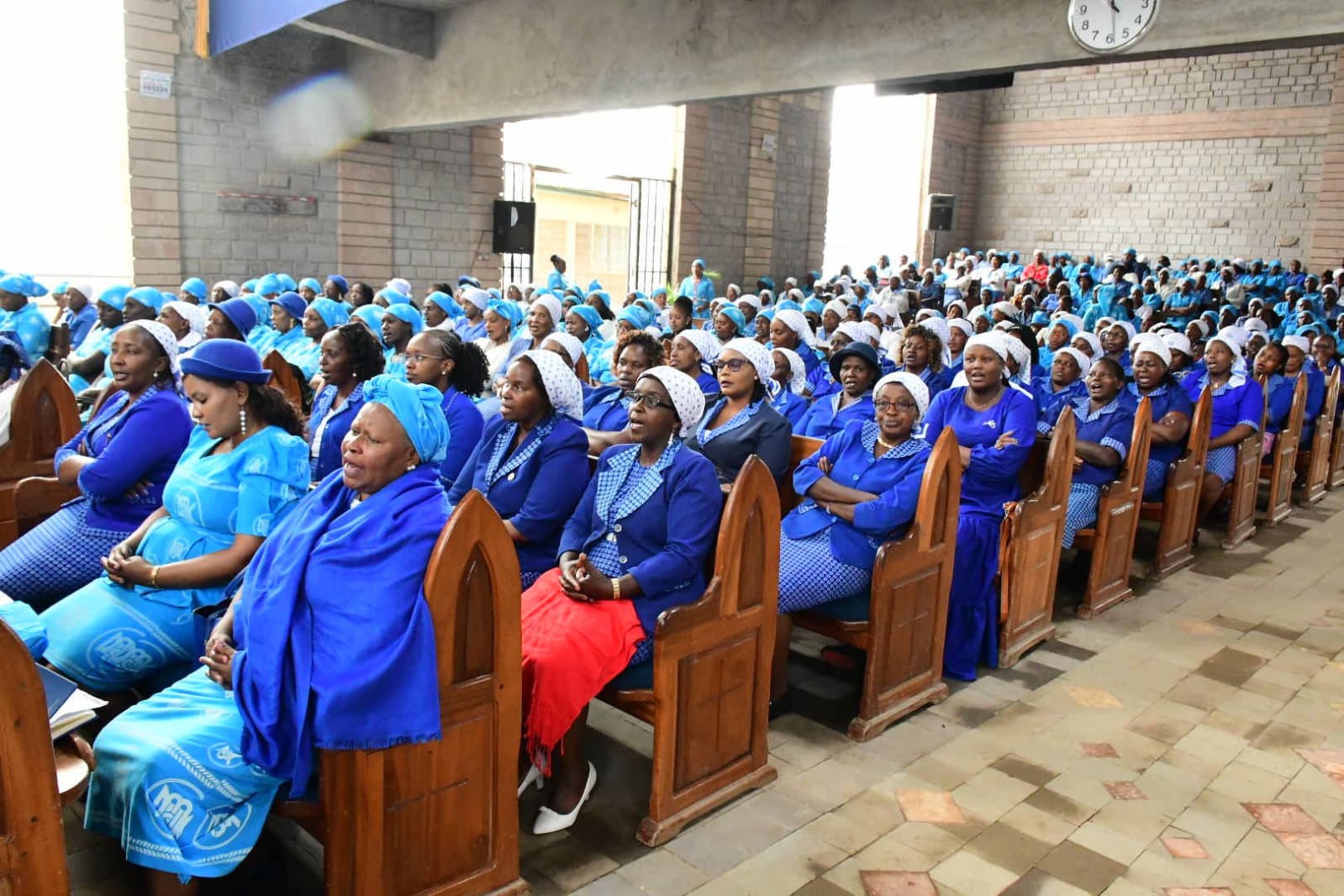 MOTHERS UNION ANNUAL RALLY PAINTS CATHEDRAL BLUE