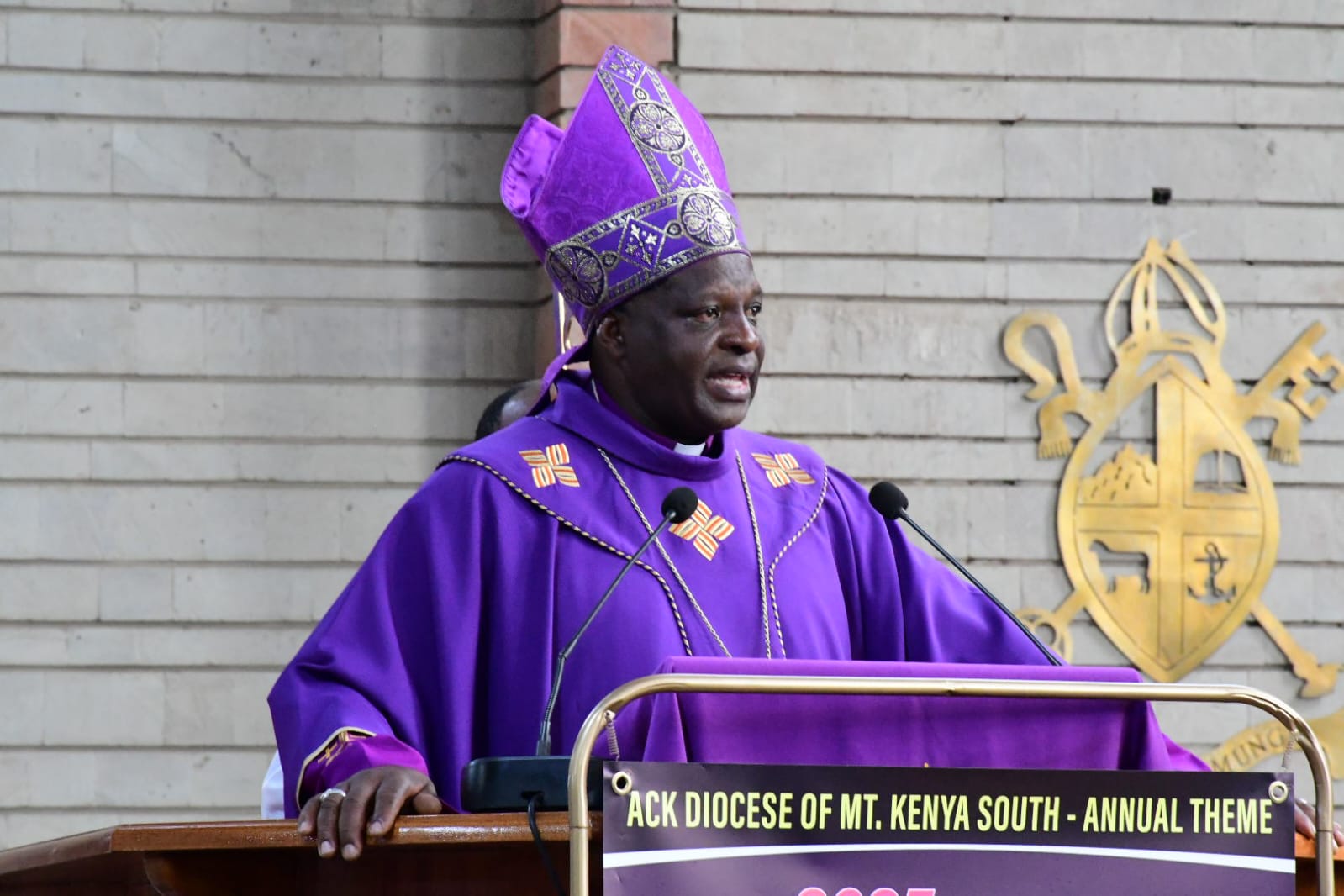 MOTHERS UNION ANNUAL RALLY PAINTS CATHEDRAL BLUE